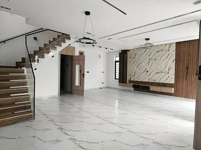 Well Renovated 5 Bedroom Fully Detached Plus BQ