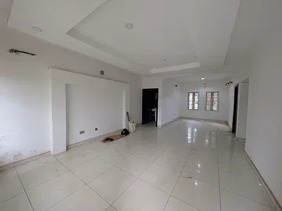 Spacious 3 Bedroom in a Block of Flat