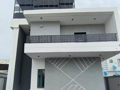 Luxury at Its Best 5 Bedroom Fully Detached Duplex