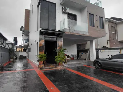 Furnished 2 Bedroom Apartment