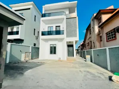 Luxury 6 Bedroom Fully Detached Duplex with a BQ, Pool and Study