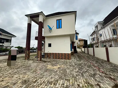 4 Bedroom Duplex