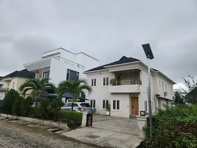 4 Bedroom Duplex with BQ