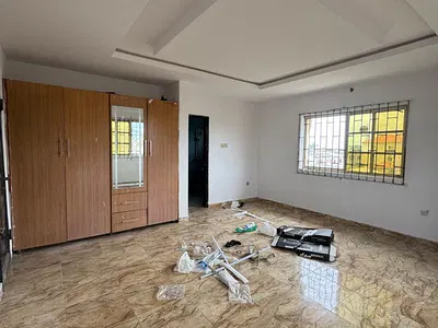 Spacious Masters Bedroom in a Shared Apartment Upstairs