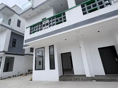 Spacious 4 Bedroom Terrace Duplex with BQ