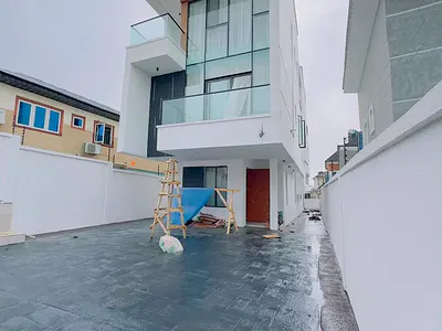 5 Bedroom Fully Detached Duplex with Study and Swimming Pool