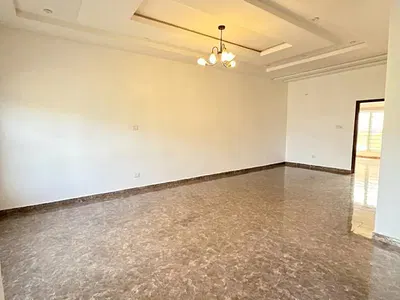 Downstairs Mini Flat Apartment with Fitted Kitchen.