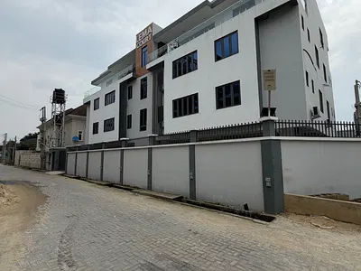 Fantastically Finished 2 Bedroom Flat with Elevator