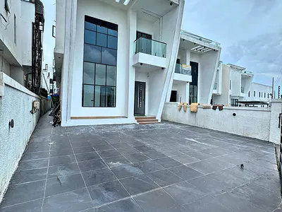 5 Bedroom Detached Duplex