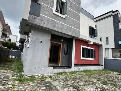 Spacious 5 Bedroom Detached Duplex