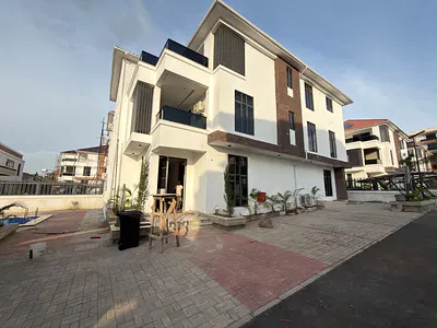 5 Bedroom Fully Detached Duplex