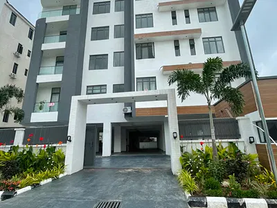 3 Bedroom Apartment with BQ Pool, Lounge, Elevator & Gym