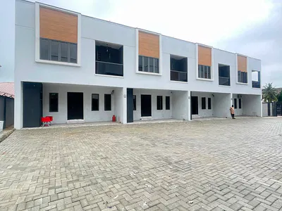 4bed 4bath 2cars Terrace Duplex Luxury with Luxury Living