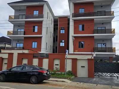 Luxury 4 Bedroom Apartment with Gym, Pool and Elevator