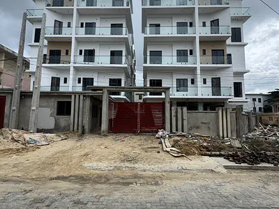 Lovely 2 Bedroom Apartment with a Pool and an Elevator