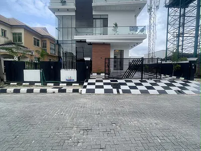 Immaculate 5 Bedroom Detached Duplex with Pool, Gazebo, BQ
