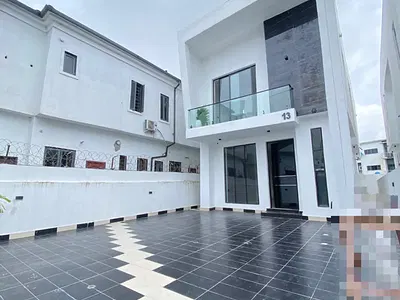 Lovely 4 Bedroom Fully Detached Duplex with BQ & Pool