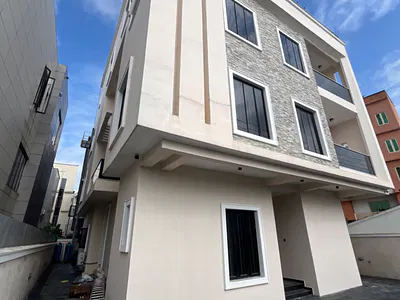 6 Bedroom House