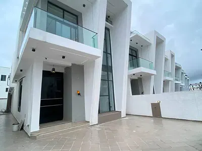 A Stunning 5 Bedroom Fully Detached Duplex with BQ & Pool