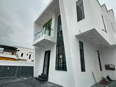 Lovely 5 Bedroom Fully Detached Duplex with BQ