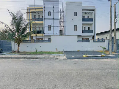 Exquisite Newly Built 5 Bed Detached Duplex with BQ