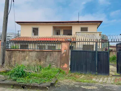 830SQM of Land with a Solid Structure That Can Be Demolished or Comple
