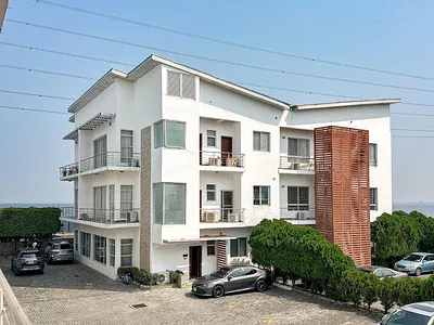 Exquisite 3 Bedroom Luxury Apartment with BQ