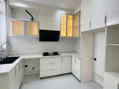 Exquisite Luxury Spacious 2 Bedroom Apartment with Swimming Pool, Elev