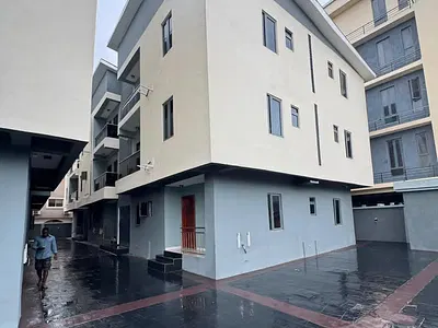 Luxury 4 Bedroom Maisonett House with BQ