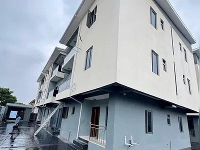 Spacious 2 Bedroom House with Fitted Kitchen