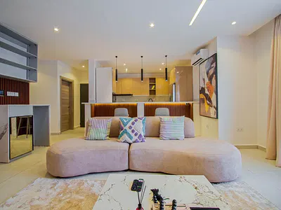 Brand New Lovely 2 Bedroom Apartment