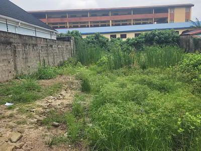 420SQM Land Available in a Good Area — Yaba, Lagos