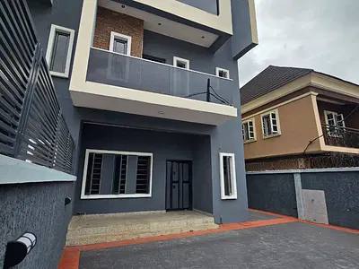 Luxury 4 Bedroom Terraced Duplex