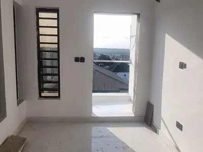 Magnificent 5 Bedroom Fully Detached Duplex