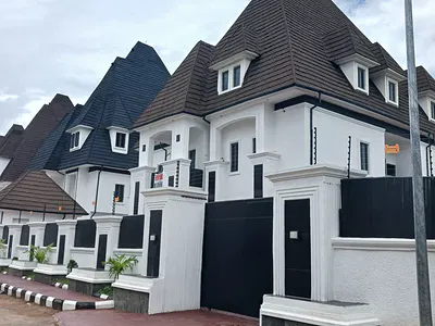 6 Bedroom Detached with Boys Quarter