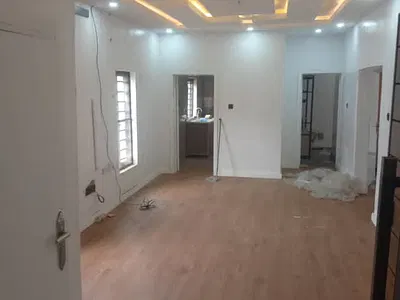 Executive 3 Bedroom Flat Upstairs