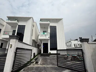 5 Bedroom Fully Detached Duplex for Sale