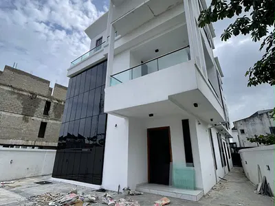 5 Bedroom Detached