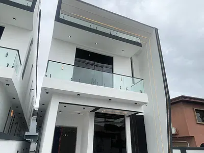 A Massive Luxury 5 Bedroom Detached Duplex + Inverter + BQ