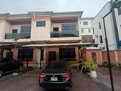 4-Bed Cool Spacious Duplex with BQ (Serviced)