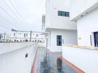 4 Bedroom Fully Detached Duplex