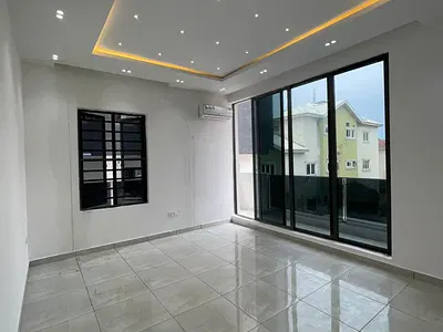 3 Bedroom En-Suite Flat with 1 Room BQ