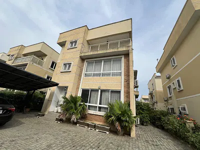 Exquisitely Finished and Well Furnished 5 Bedroom Detached House