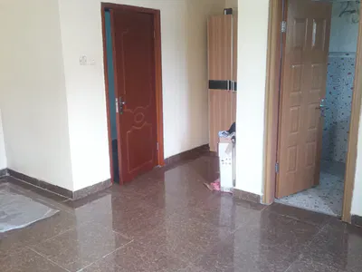 A Spacious Semi Master Room