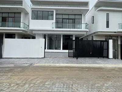 5 Bedroom Home with BQ