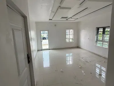 Back Unit* Spacious 5 Bedroom Semi Detached with BQ