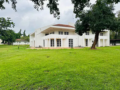 7 Bedroom Detached Duplex with 3 Rooms BQ and Guest Chalet