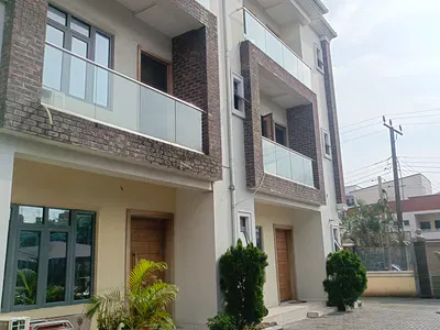 4 Bedroom Terrace with a BQ