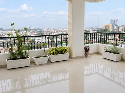 Luxury 4-Bedroom Penthouse with 2 Room BQ