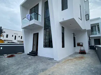 5 Bedroom Fully Detached Duplex for Sale
